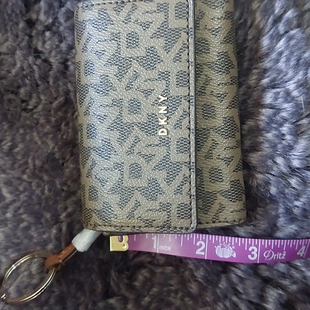 DKNY Bryant Park Card Key Holder NWT